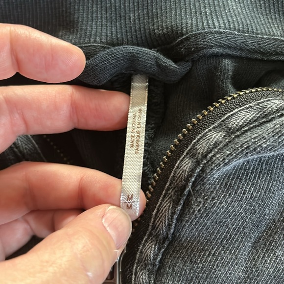 Free People cropped grey/black sweatshirt with half zip size M - Picture 3 of 7